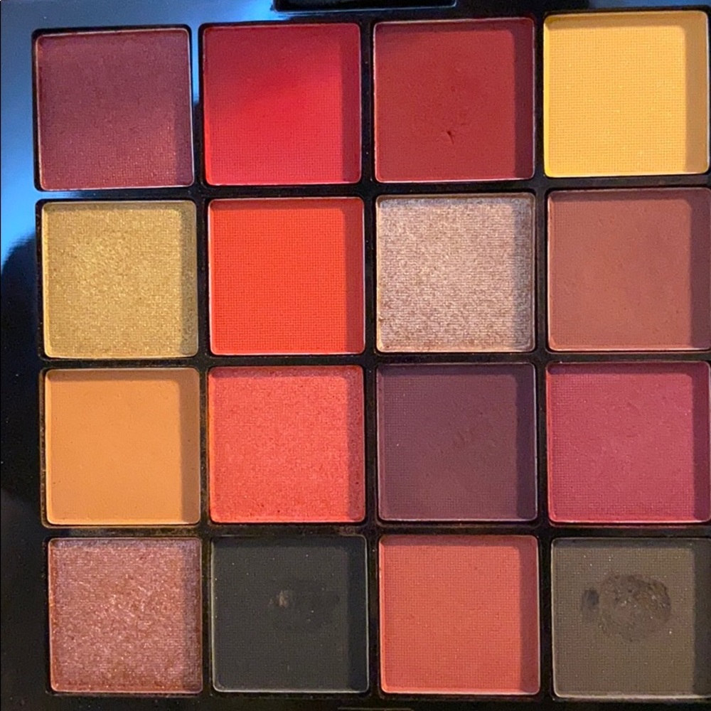 NYD PROFESSIONAL MAKEUP ULTIMATE EYESHADOW PALLETE